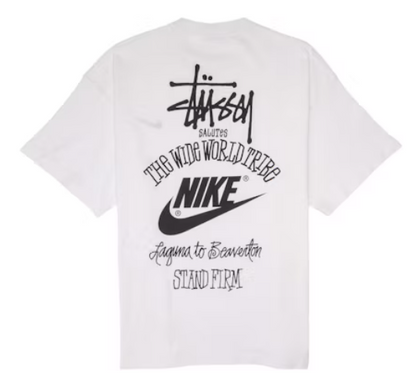 T-Shirt Nike® x Stüssy® The Wide World Tribe